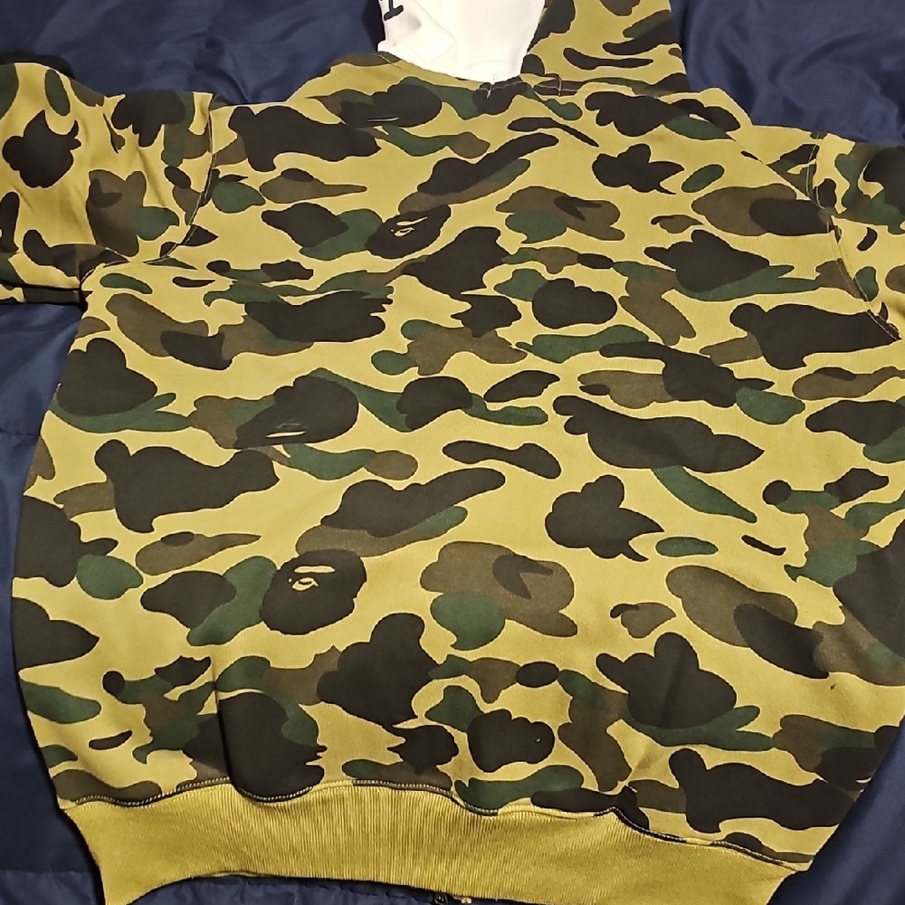 Bape  Green Camo Hoodie with Character Design - Picture 7 of 16